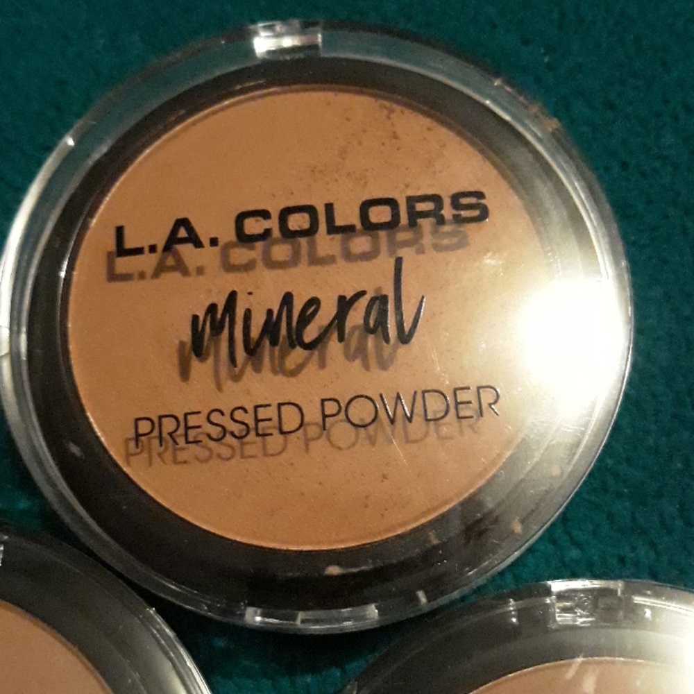 Makeup - Picture 2 of 2